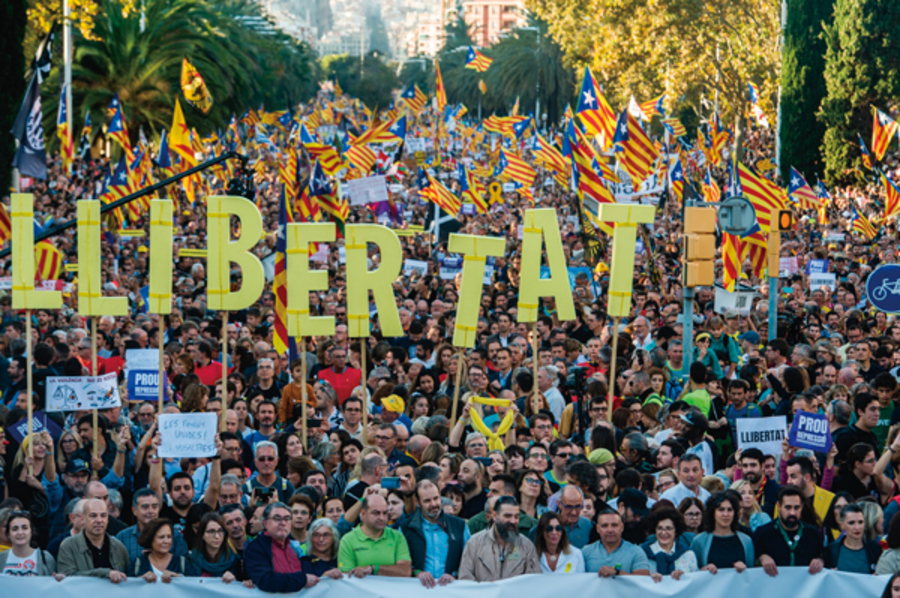 カタルーニャ独立を巡り大規模デモ再発のバルセロナ Wedge Infinity ウェッジ