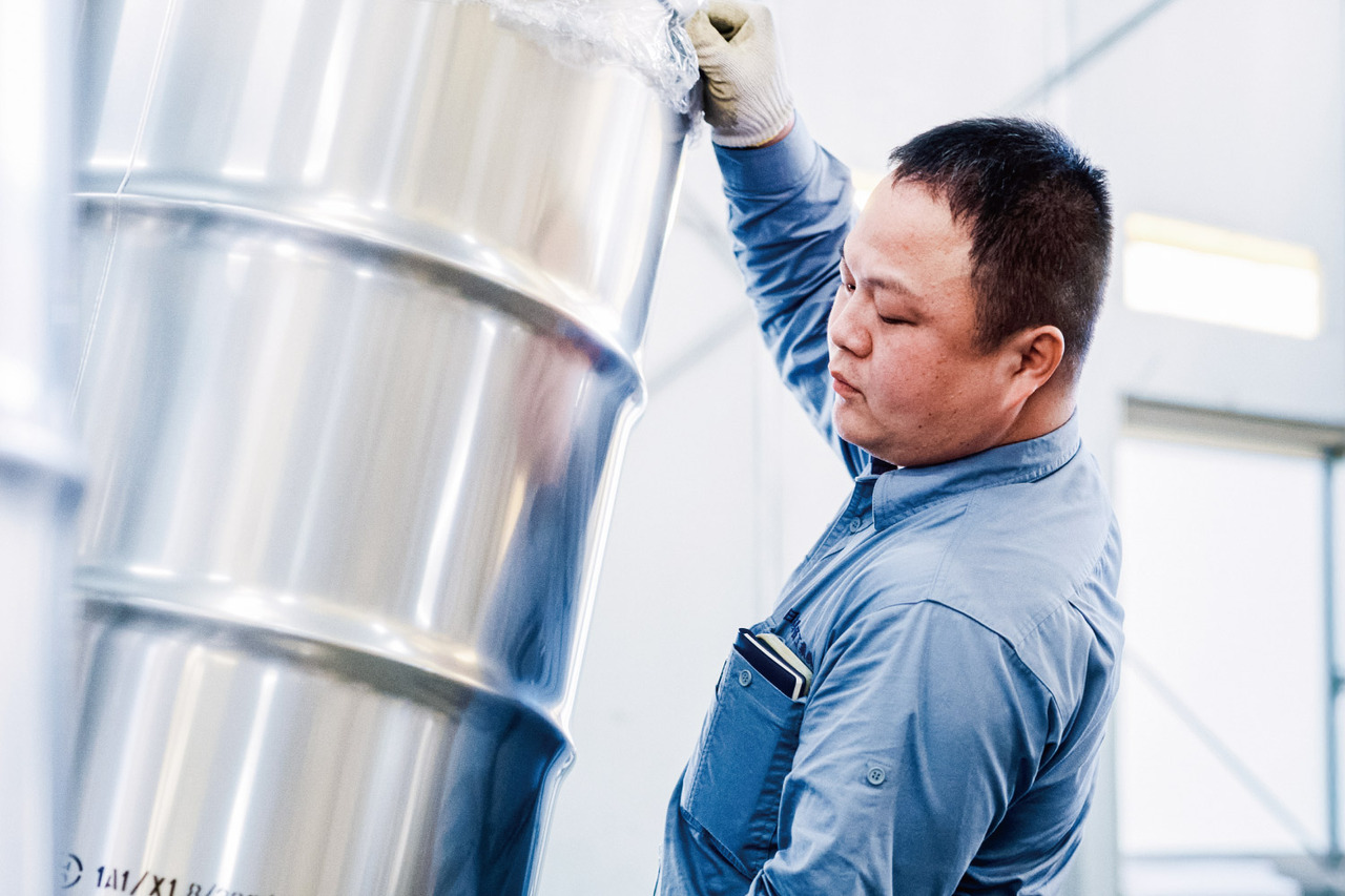 酒好き、仕事好き同士が「ドラム缶」への熱き想いで大激論！環境にも 