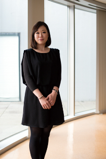 ミニロボット掃除機 mocoro モコロ ペット感覚にこだわった女性社員 菅野智子さん シー シー ピー ホームケアプロダクツ部 Wedge Infinity ウェッジ ミニロボット掃除機 mocoro モコロ ペット感覚にこだわった女性社員 菅野智子さん シー シー ピー ホームケアプロダクツ部 Wedge Infinity ウェッジ