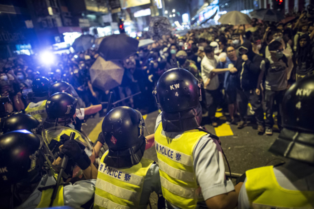 野蛮な香港弾圧に、バイデンは行動を起こせるのか