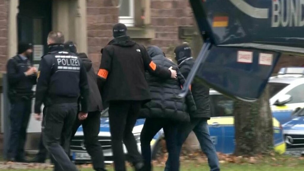 ドイツ、クーデター計画容疑で25人逮捕　議事堂襲撃を画策と