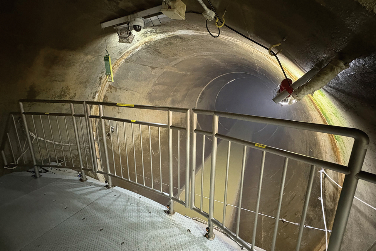 2枚セット 地底街の下水道 本物の下水道が見られる！小平市ふれあい下水道館、パリ、ウィーンに