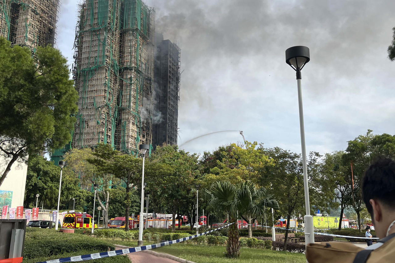 香港型」VS「中国型」香港大火災でボランティアを次々に“制圧”…市民の