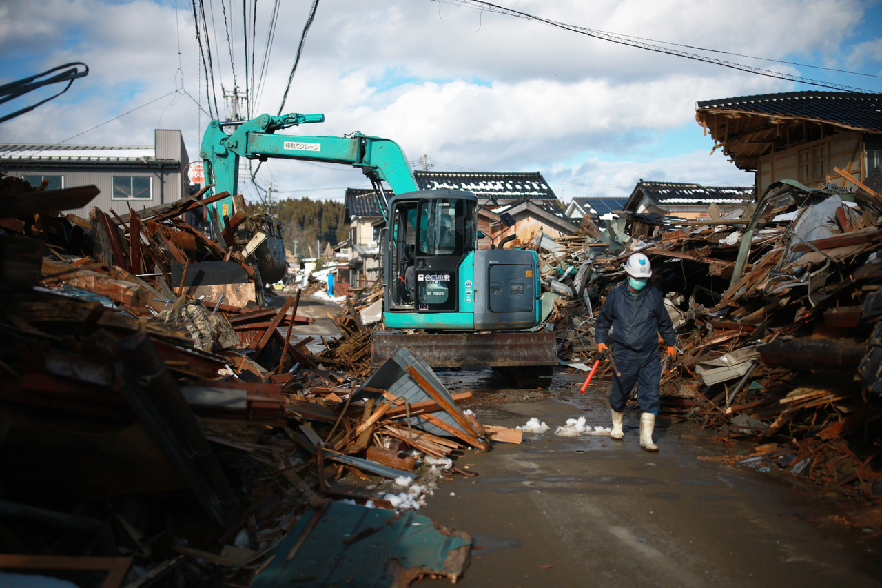瓦礫を撤去する人がいない…能登半島地震で見えた地方建設業の限界