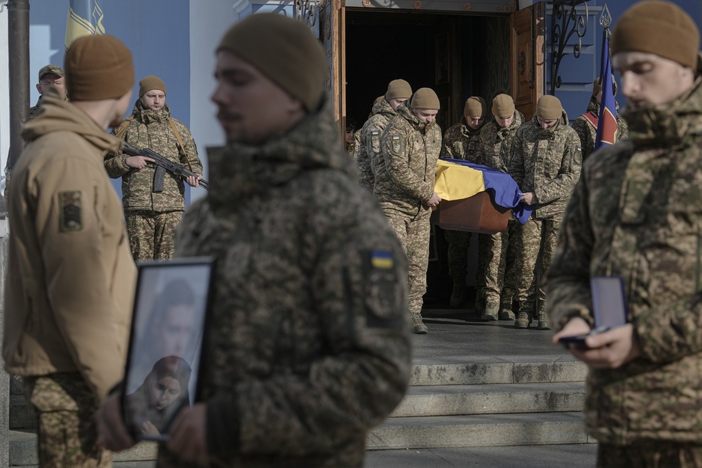 ロシア軍の犠牲者数はウクライナ軍の倍！死傷者をひた隠し、人海戦術で