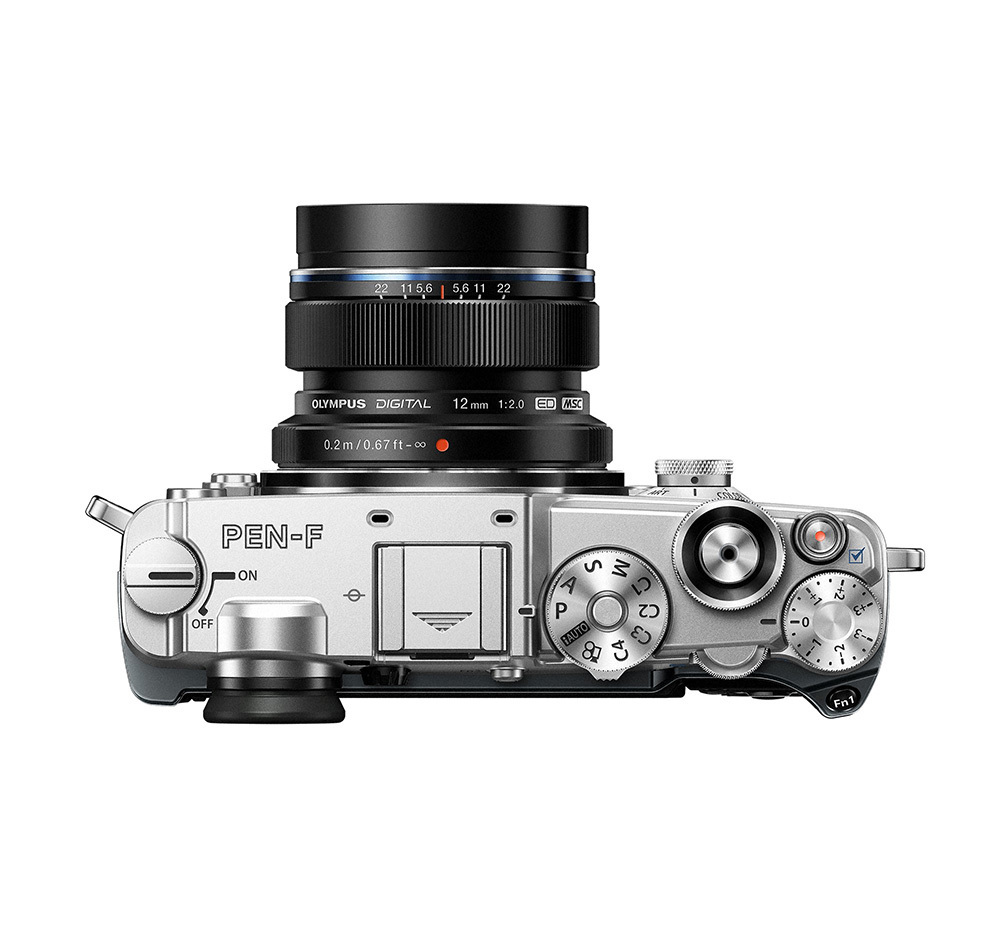 温故知新で若年層と熟年層を狙う ハイエンドミラーレス Wedge Infinity ウェッジ