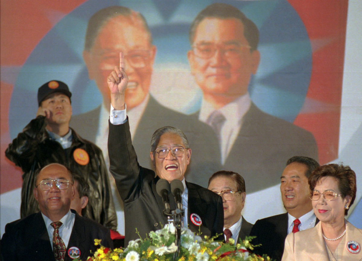 民主化