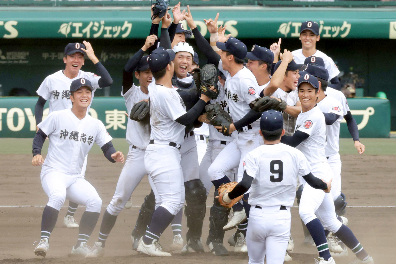 甲子園の応援は「教育の一環」なのか？勝ち上がっても素直に喜べない 