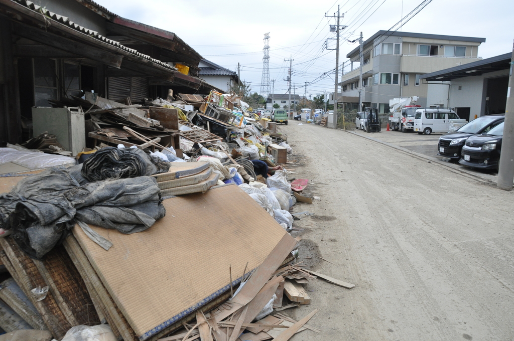 台風で泥に覆われた埼玉 自宅に戻った住民たちの悲痛な声 Wedge ONLINE