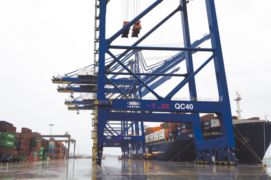 欧州玄関港を支配する中国、トロイの木馬と化すギリシャ 一帯一路の